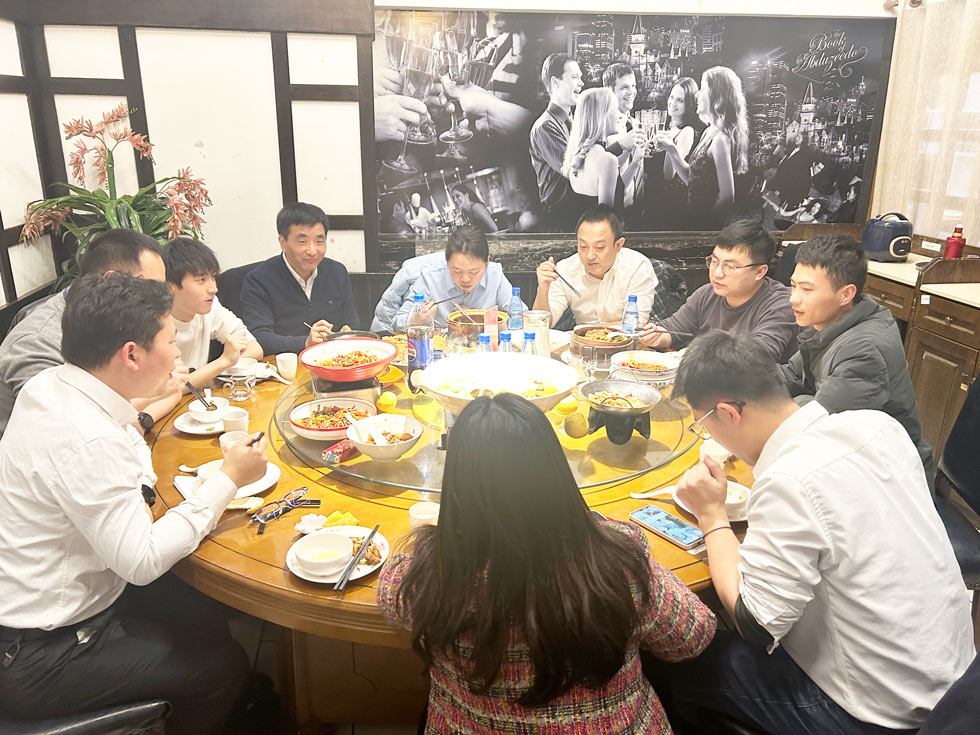 業務部門歡聚一堂 共筑團隊情誼